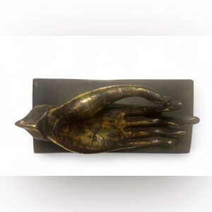 🏝️ Vintage Unique 3D Hand Table Display